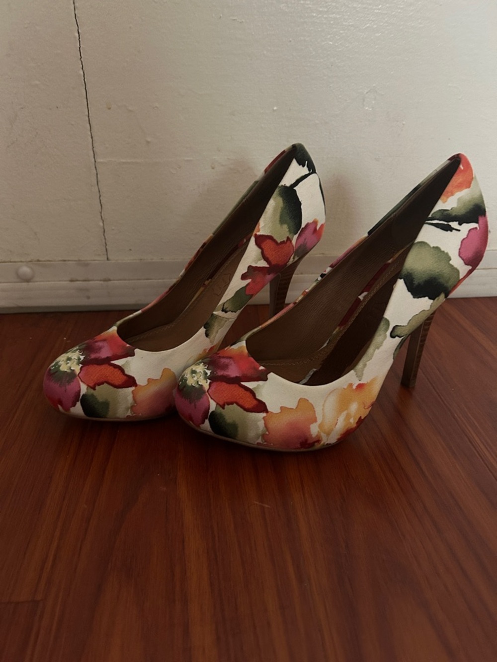 ALDO Floral Multi-Color Round-Toe Heels - Picture 4 of 4